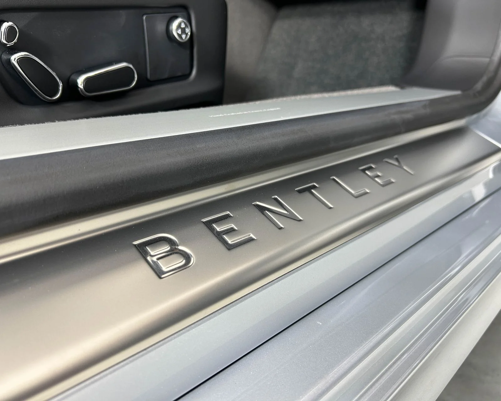 New 2026  Bentley V8 image 27