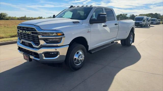 New 2026 Bright White Clear-Coat Exterior Paint RAM Tradesman image 4