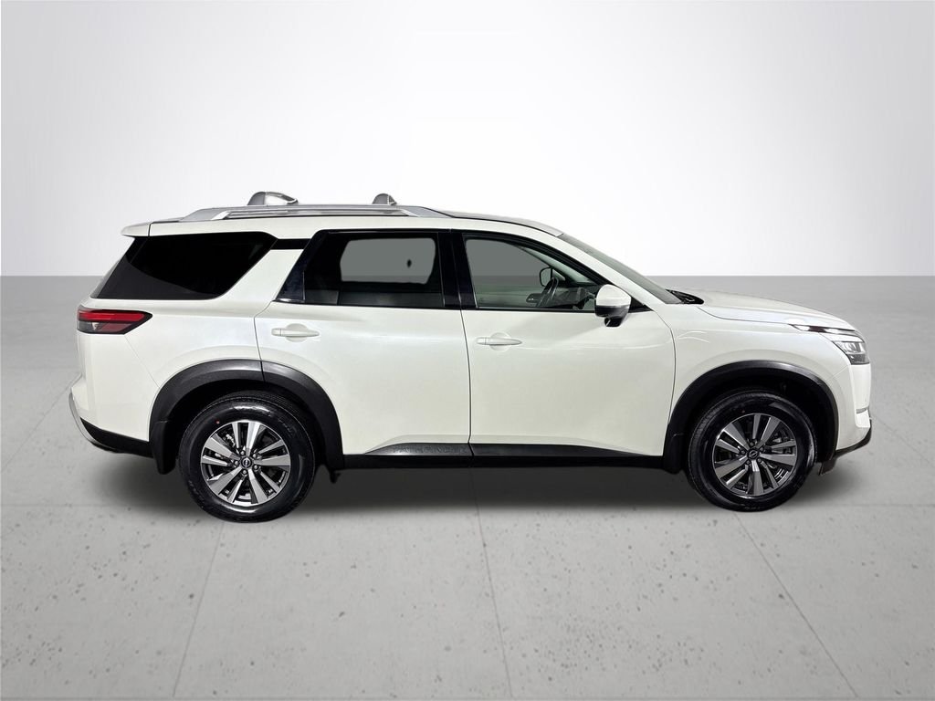 Used 2023 White Nissan SL image 5
