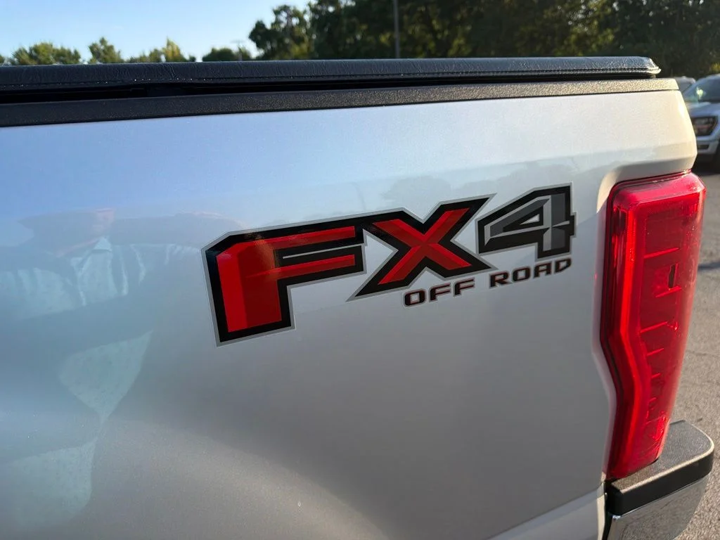 Used 2017 Silver Ford XL image 11