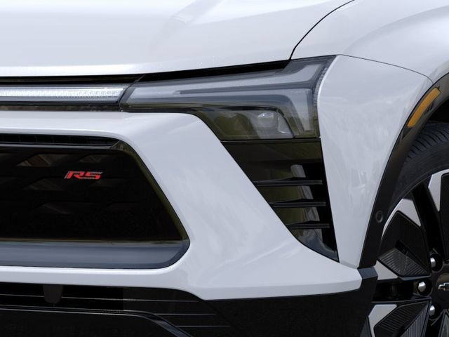 New 2026 Polar White Tricoat Chevrolet RS image 10