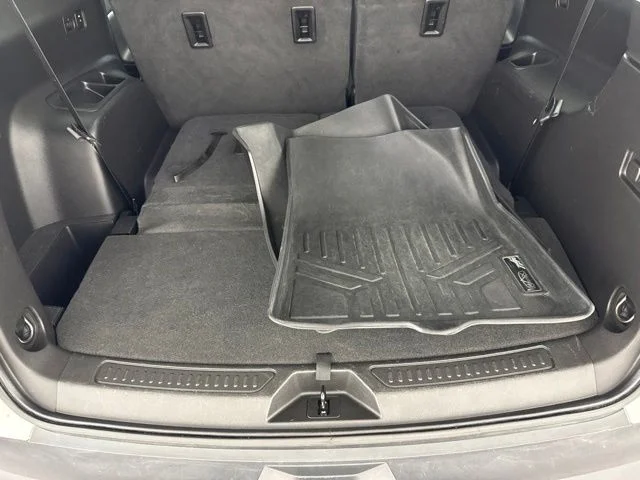 Used 2019 White GMC SLE-2 image 26
