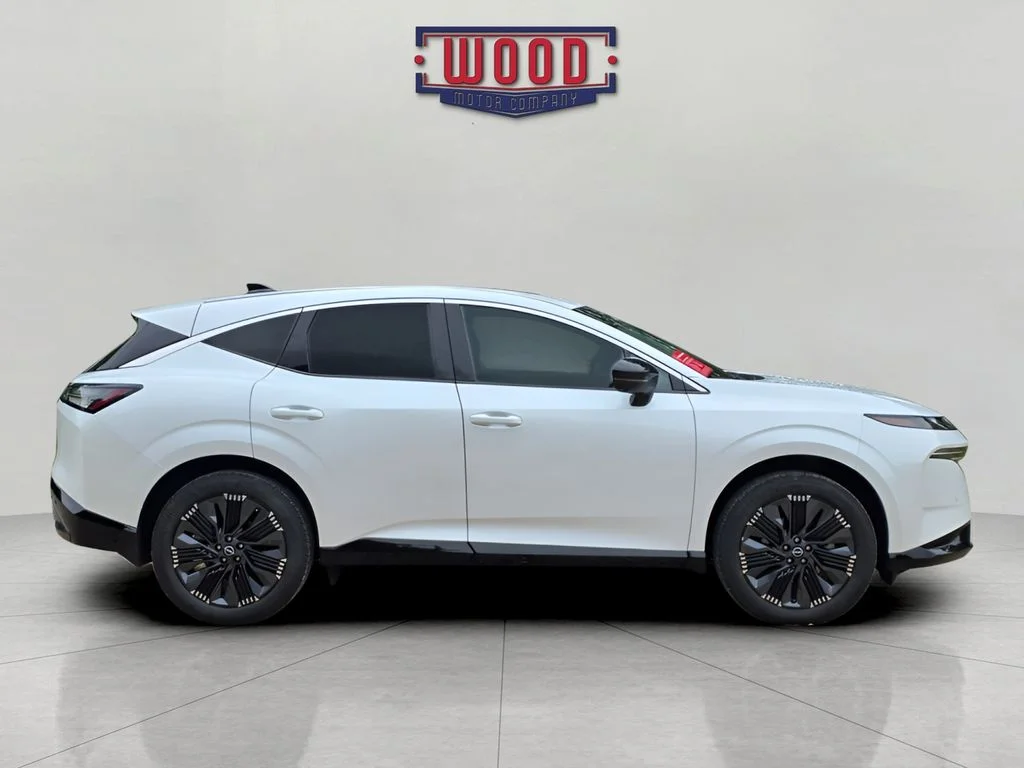Used 2026 Everest White Pearl Tricoat Nissan Platinum image 2