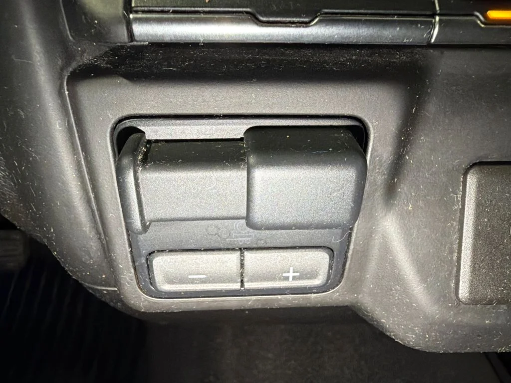 Used 2021 Summit White Chevrolet Custom image 33