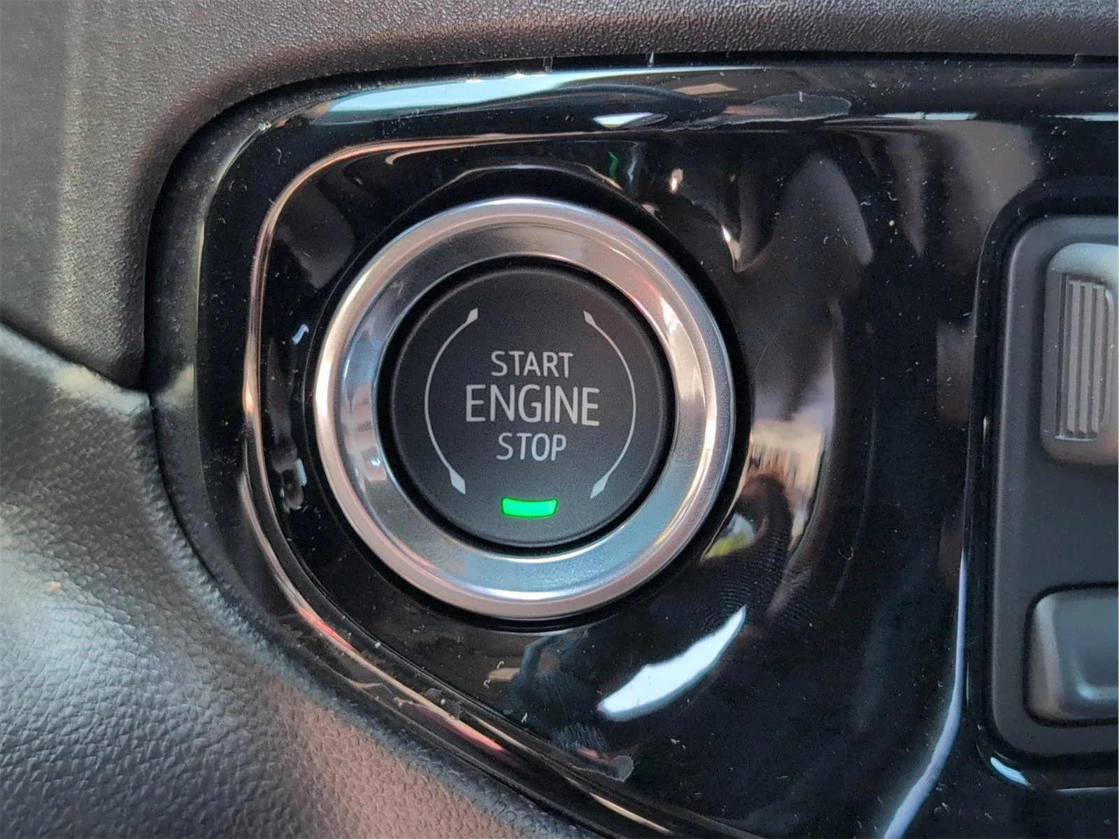 New 2026 Sterling Metallic GMC SLT image 22