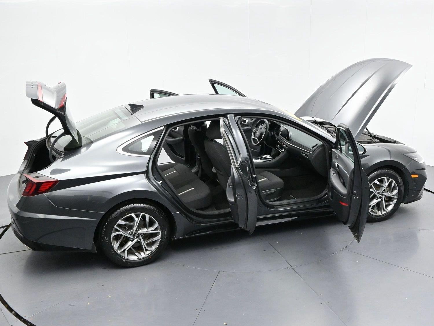 Used 2022 Portofino Gray Hyundai SEL image 33