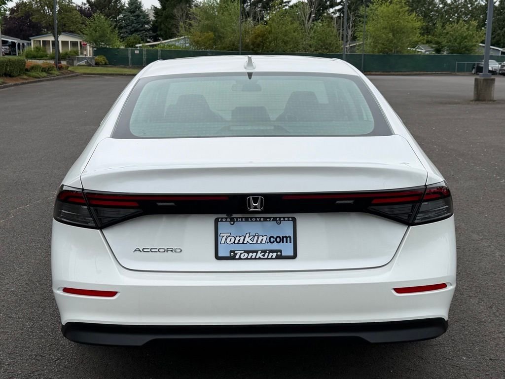New 2026 Platinum White Pearl Honda LX image 7