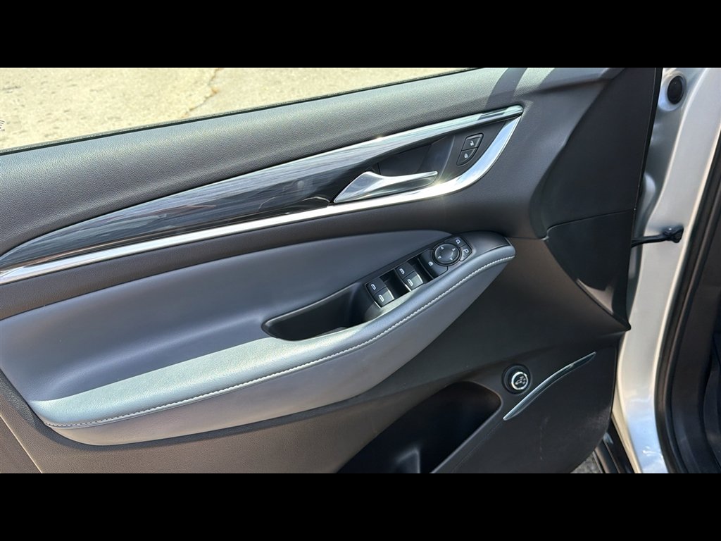 Used 2021 Includes Spectra Gray lower exterior accent color.) Buick Essence image 7