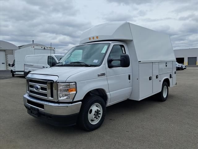 2025 Ford E-350SD E-350 SRW