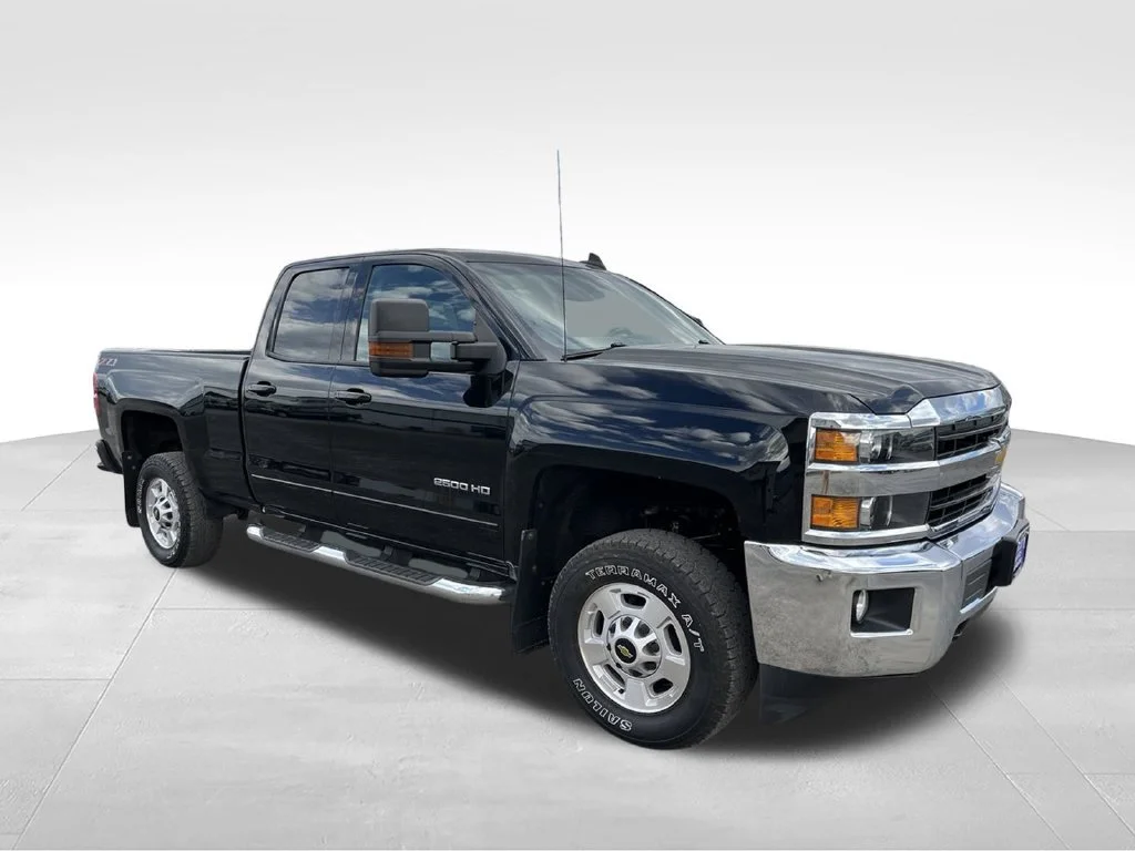 Used 2018 Black Chevrolet LT image 3