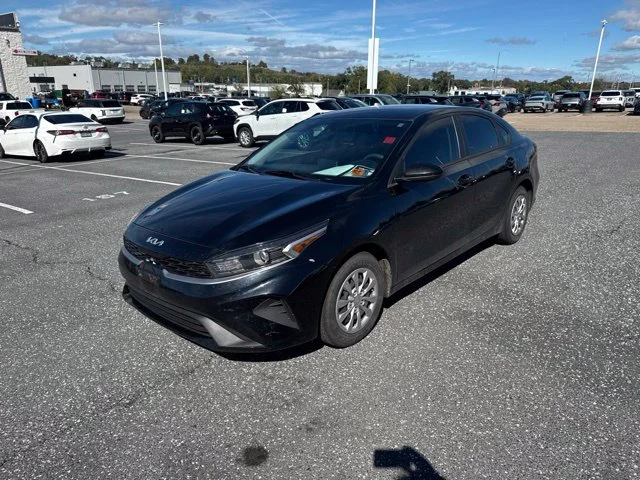 Used 2024 Black Kia LX image 8