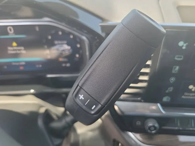 New 2026 Summit White Chevrolet LT image 30