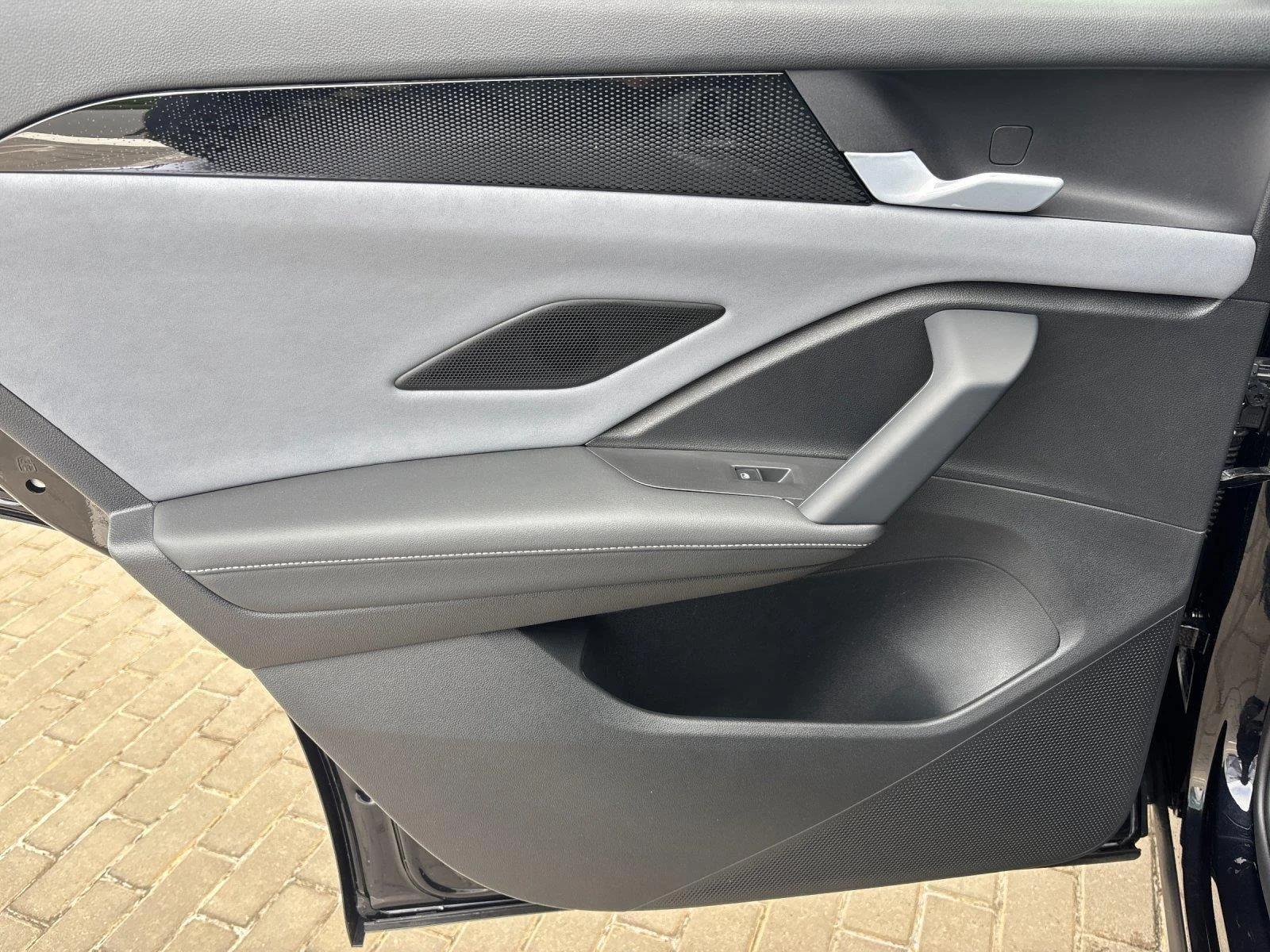 New 2026  Volkswagen SE R-Line Black image 31