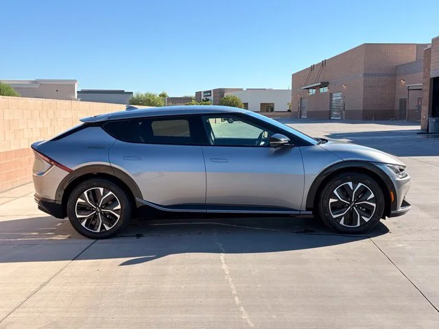 Certified Used 2023 Gray Kia Wind image 5