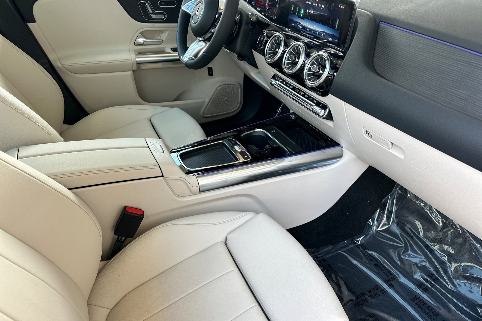 New 2026 Black Mercedes-Benz GLA 250 image 16