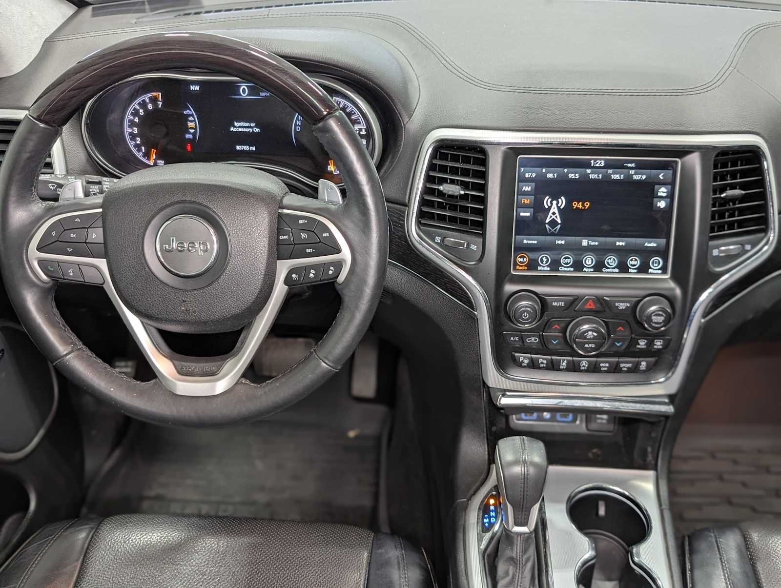 Used 2018 Ivory Tri-Coat Pearl Jeep Summit image 5
