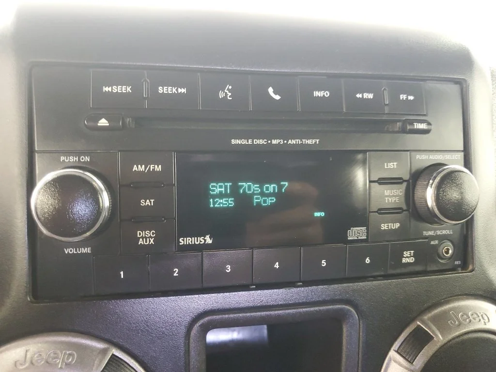 Used 2018 Gray Jeep Sport 4x4 image 19