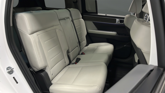 Used 2025 Serenity White Hyundai Limited image 25