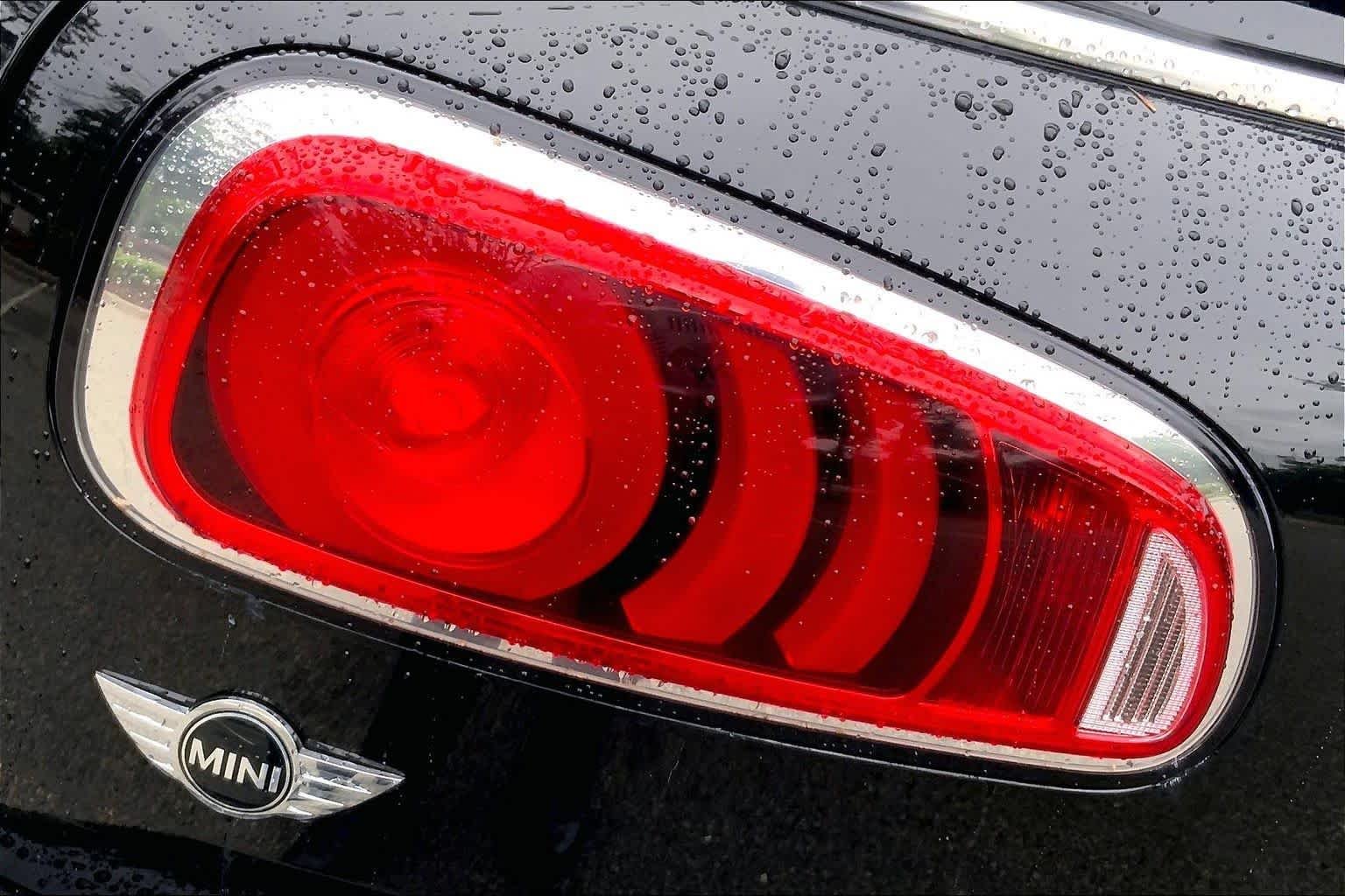Used 2018 Midnight Black Metallic MINI Cooper S image 27
