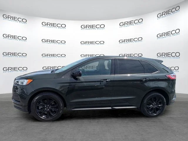 Used 2022 Forged Green Metallic Ford SE image 35