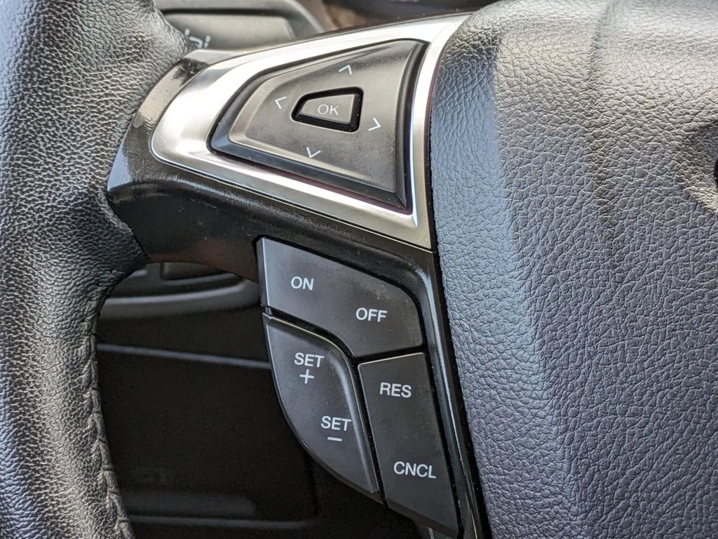 Used 2024 Silver Ford SEL image 26