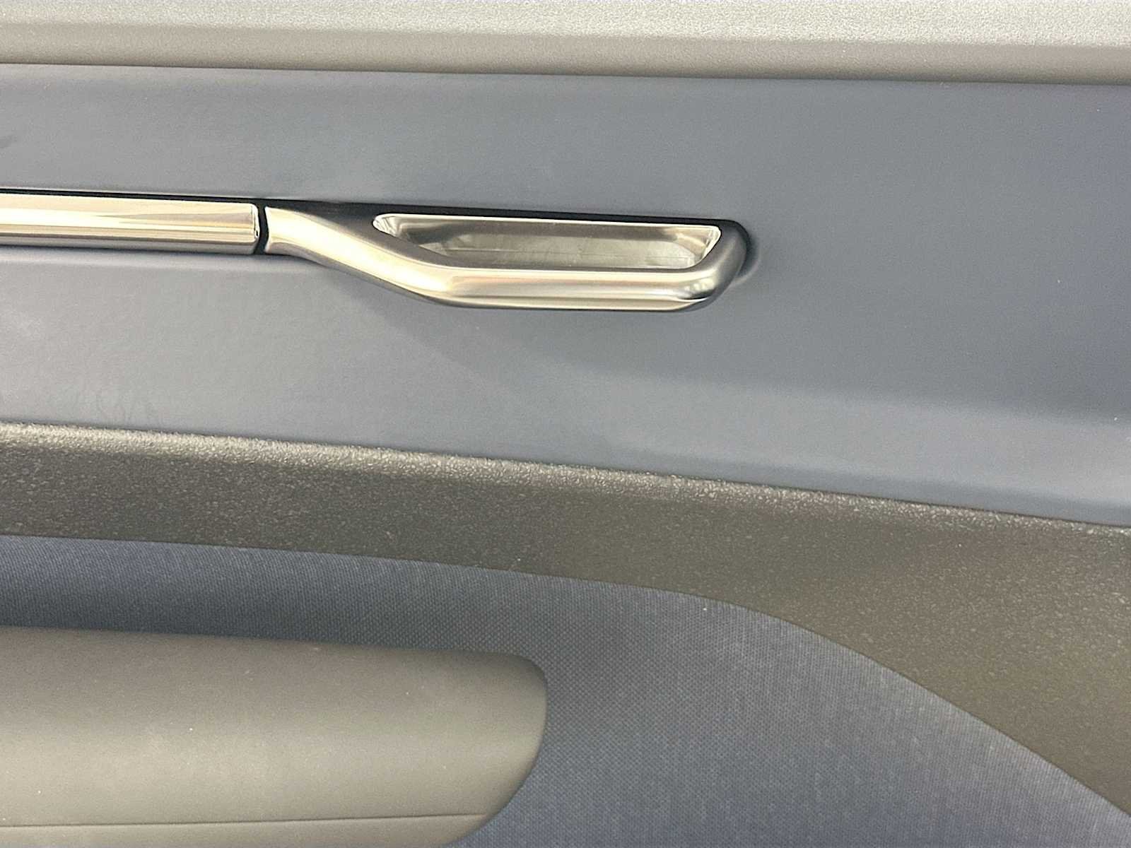 2025 Volvo EX30 Ultra - Photo 17