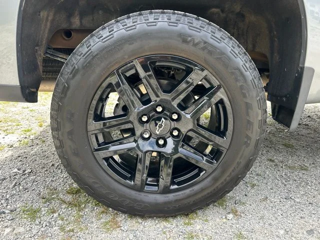 Used 2025 Sterling Gray Metallic Chevrolet Custom Trail Boss image 28
