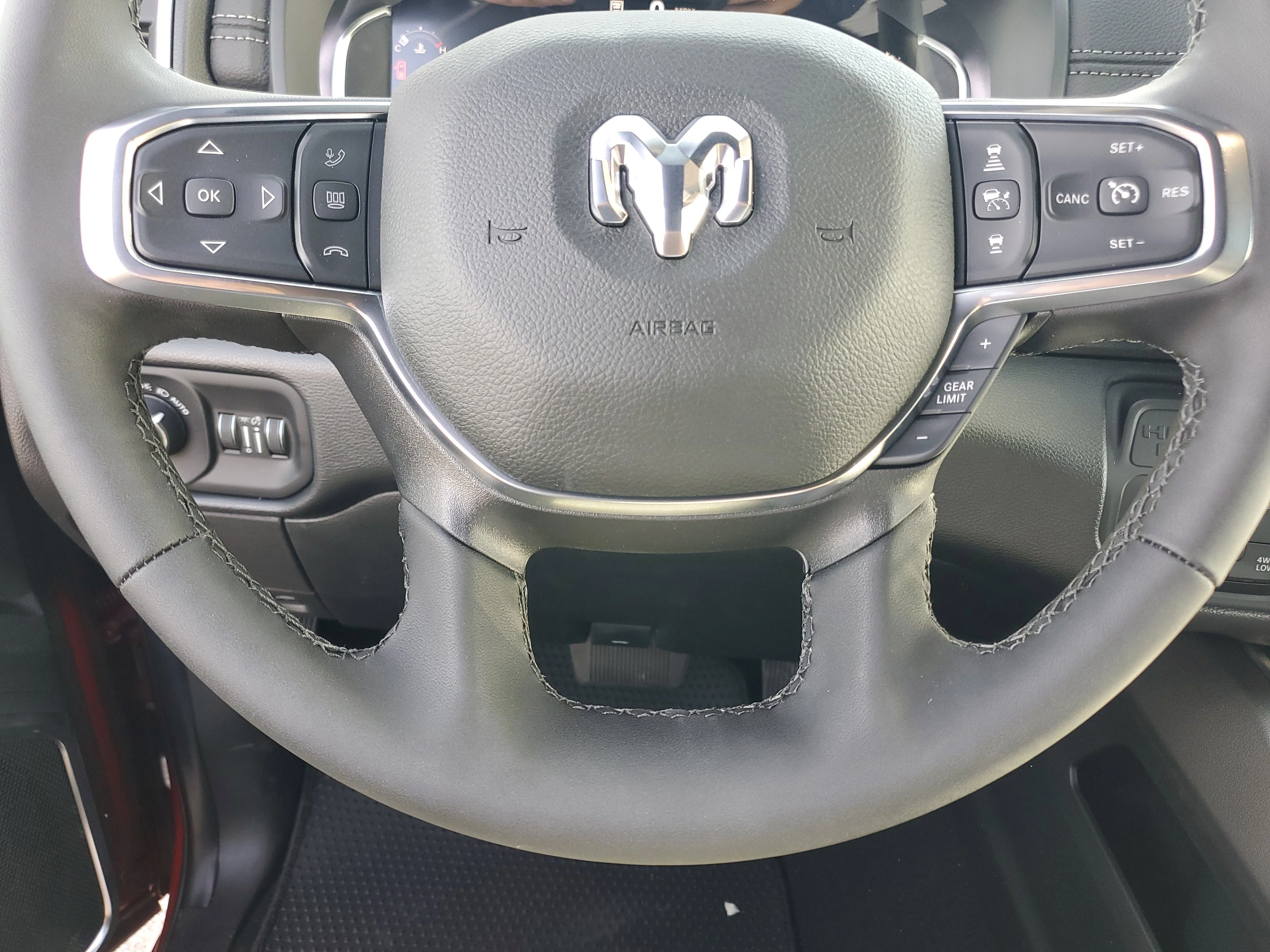 New 2026 Molten Red Pearl-Coat Exterior Paint RAM Laramie image 24