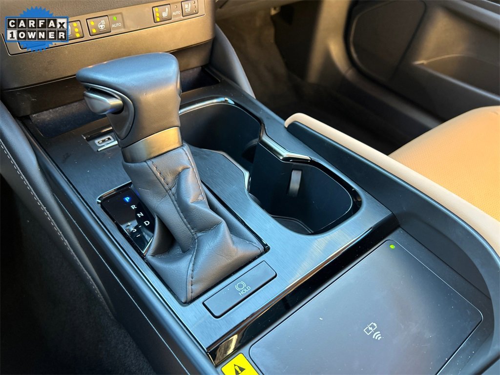 2025 LEXUS ES - Image 24