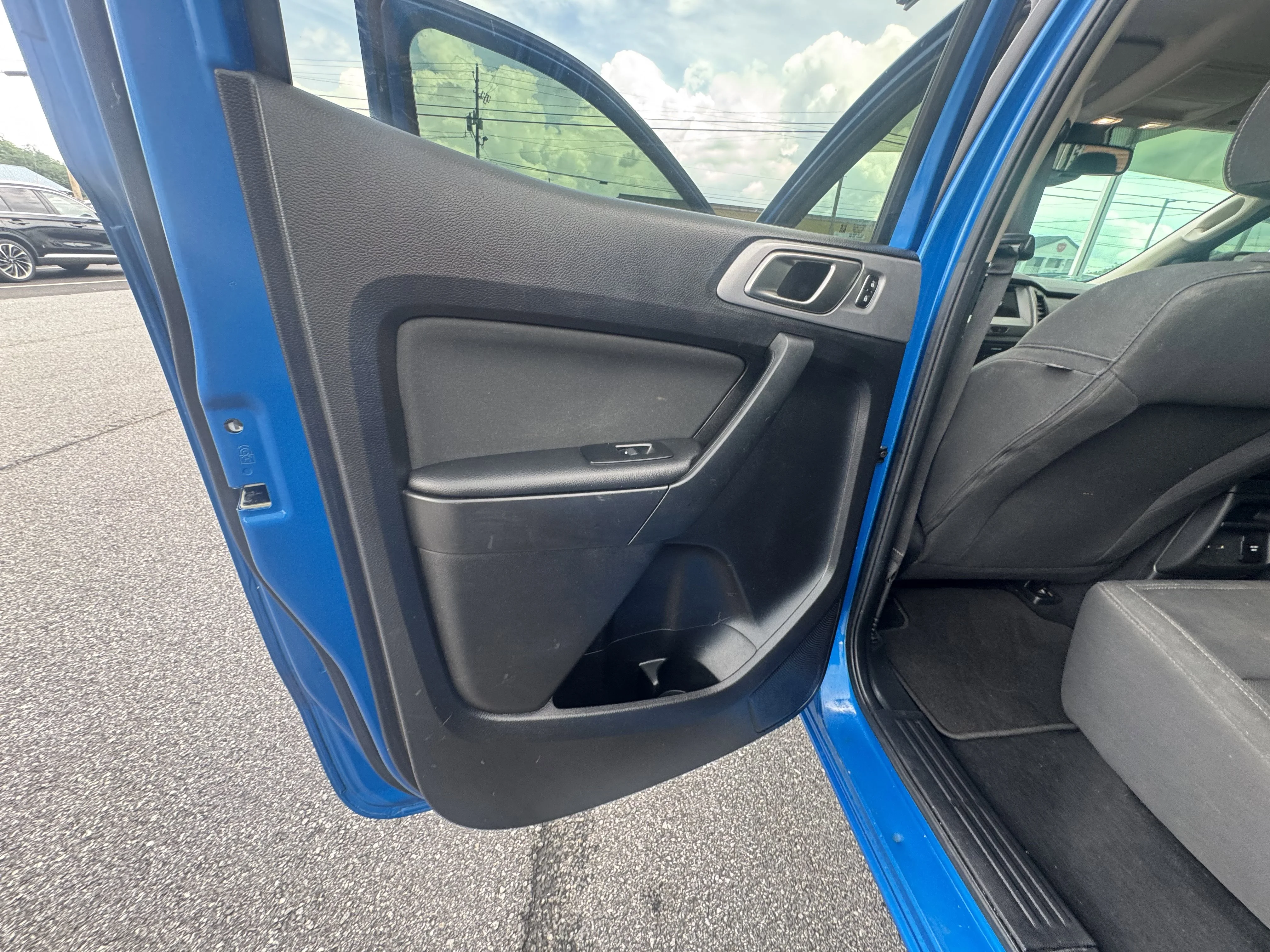Used 2021 Velocity Blue Metallic Ford XLT image 8