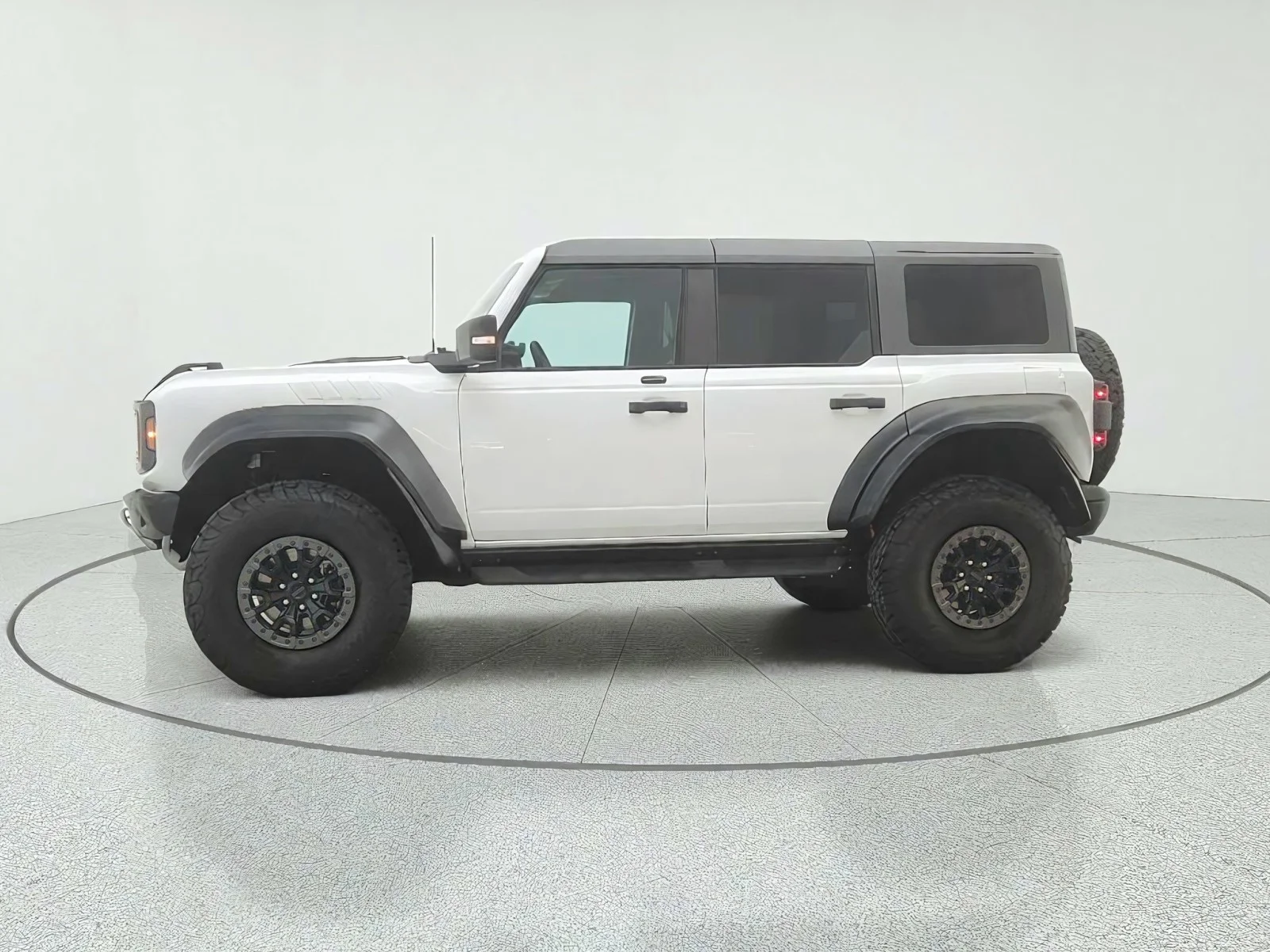 Used 2023 Oxford White Ford Raptor 4 Door Advanced 4x4 image 8