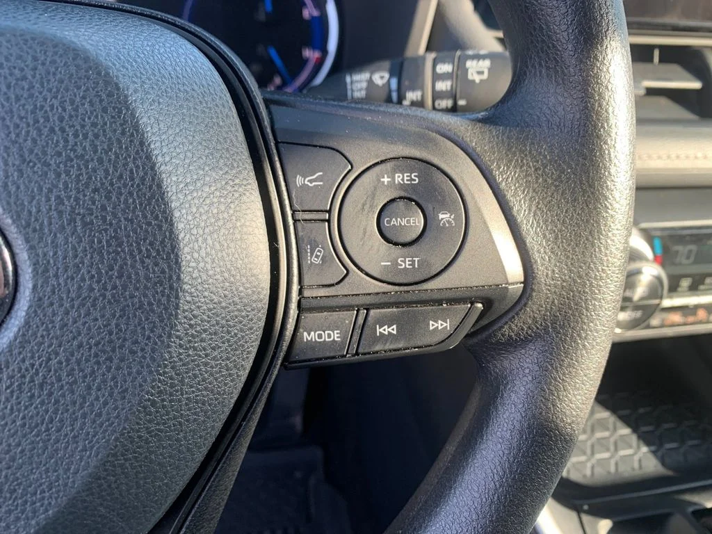 Used 2025 White Toyota XLE image 28