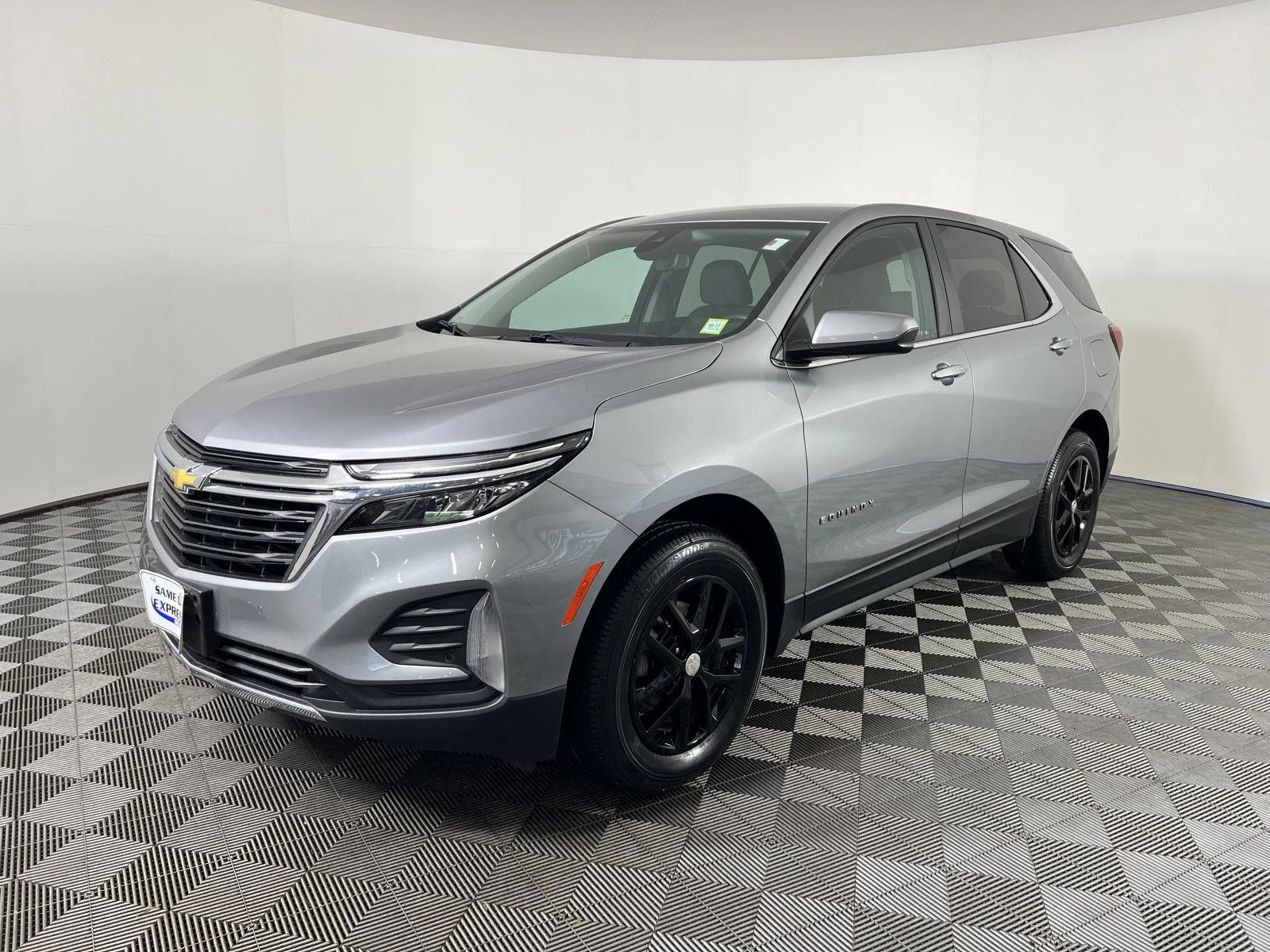Used 2024 Sterling Gray Metallic Chevrolet LT image 29