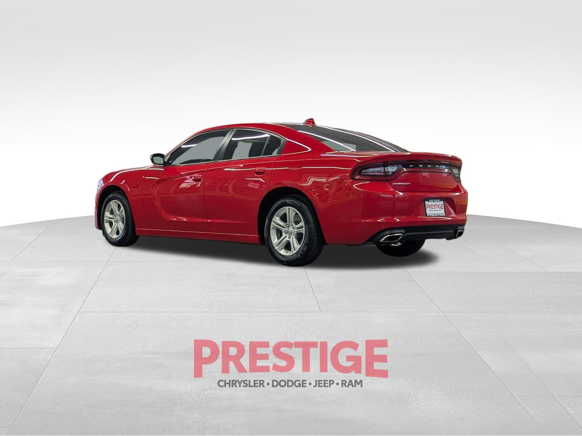 Used 2023 Red Dodge SXT image 9