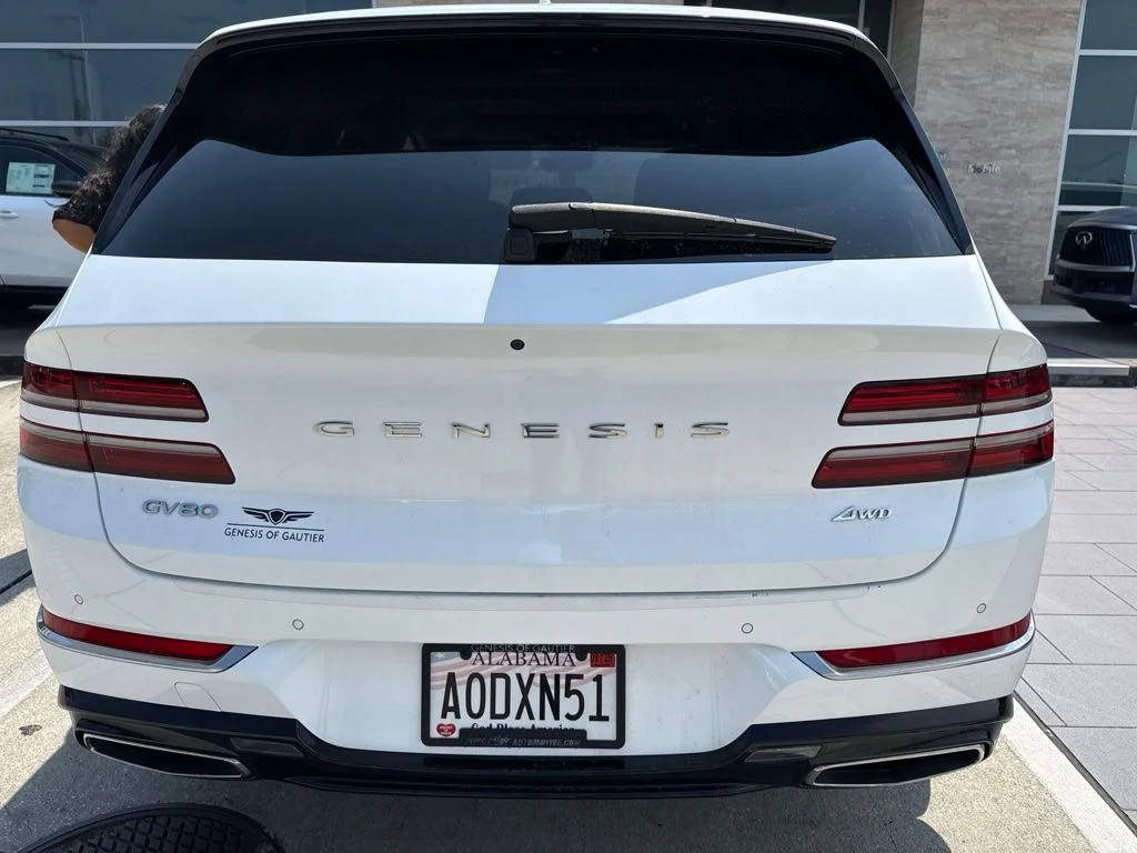 Used 2021 White Genesis 2.5T image 2
