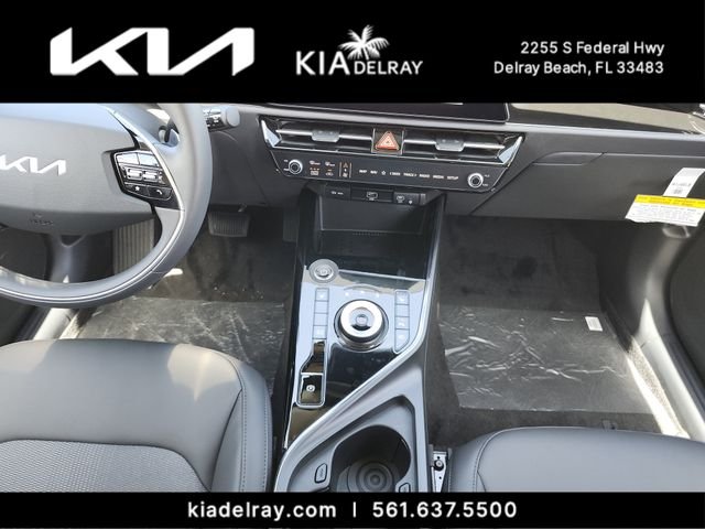 New 2026 Snow White Pearl Kia WIND image 13