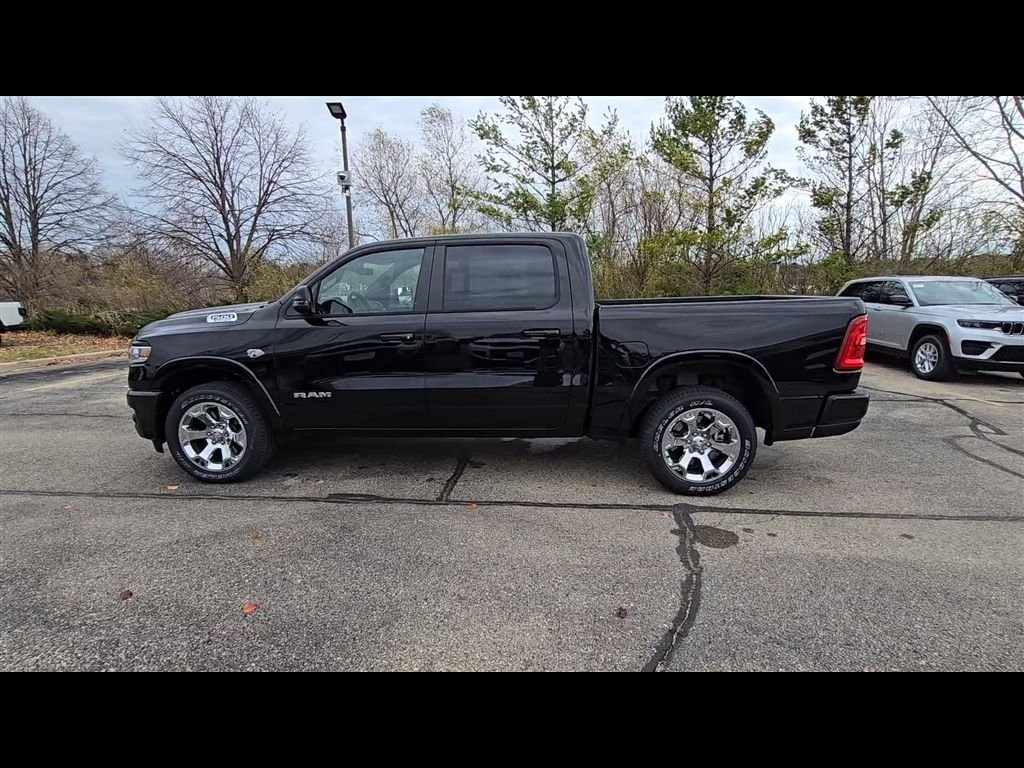 New 2026 Diamond Black Crystal Pearl-Coat Exterior Paint RAM Big Horn/Lone Star image 5