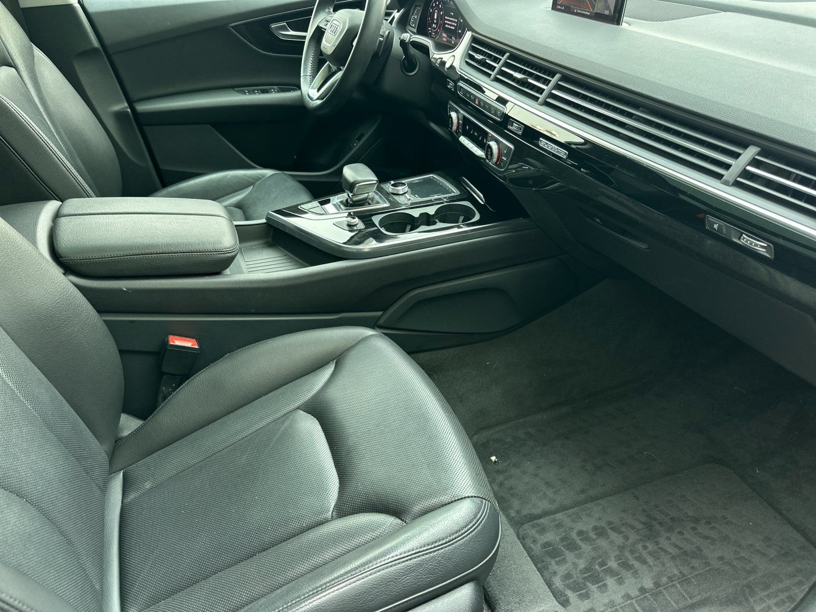 Used 2019 Glacier White Audi 55 Prestige image 14