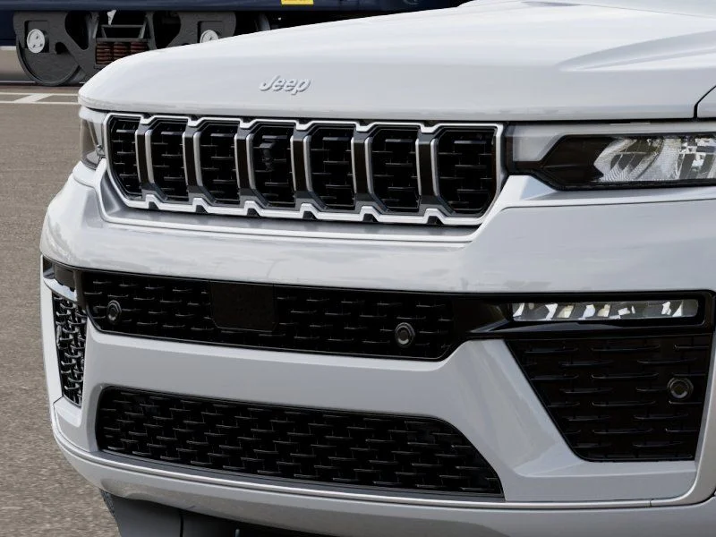 New 2026 Bright White Clear-Coat Exterior Paint Jeep Summit image 11