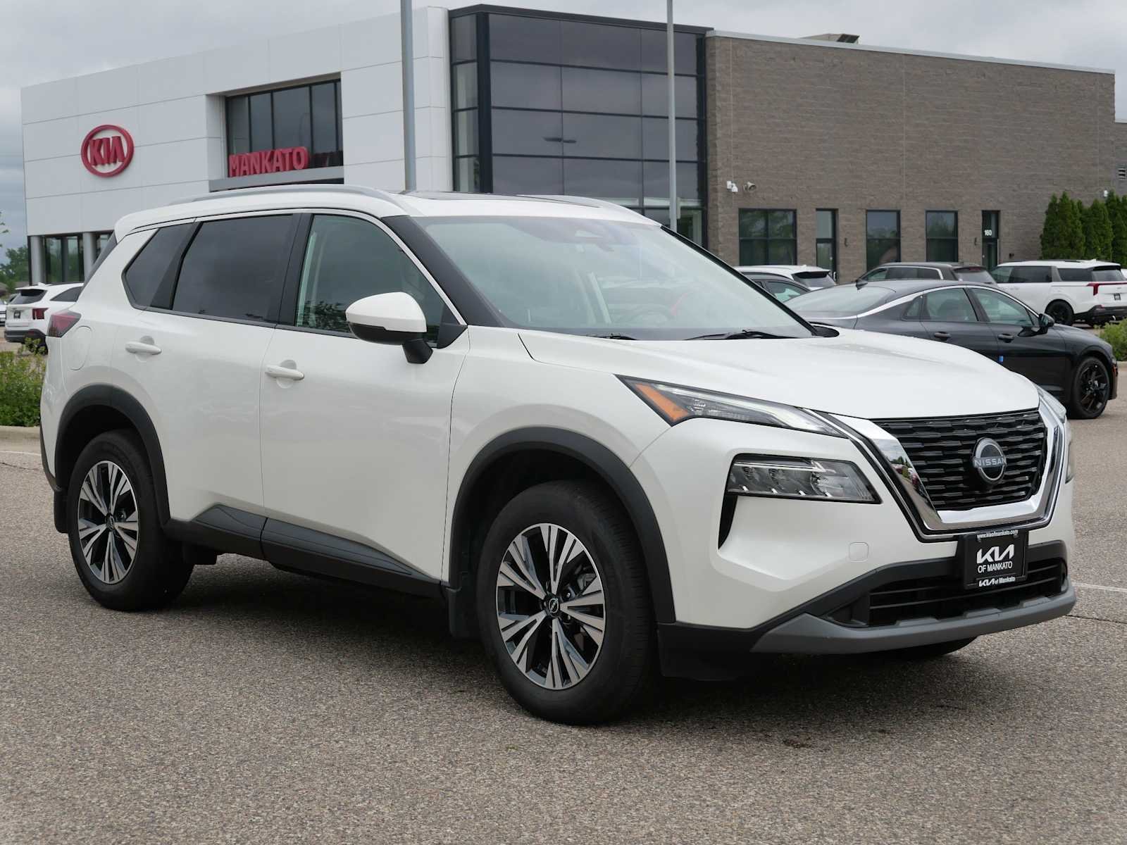 2022 Nissan Rogue SV AWD's photo