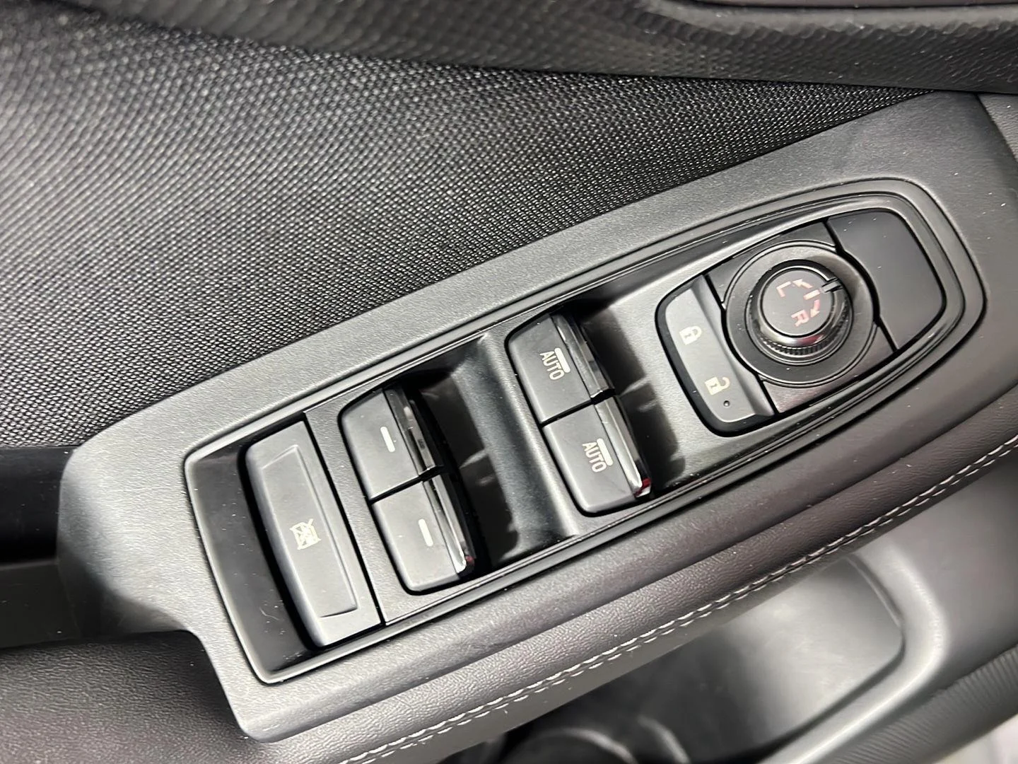 Used 2021 Ice Silver Metallic Subaru Premium image 21