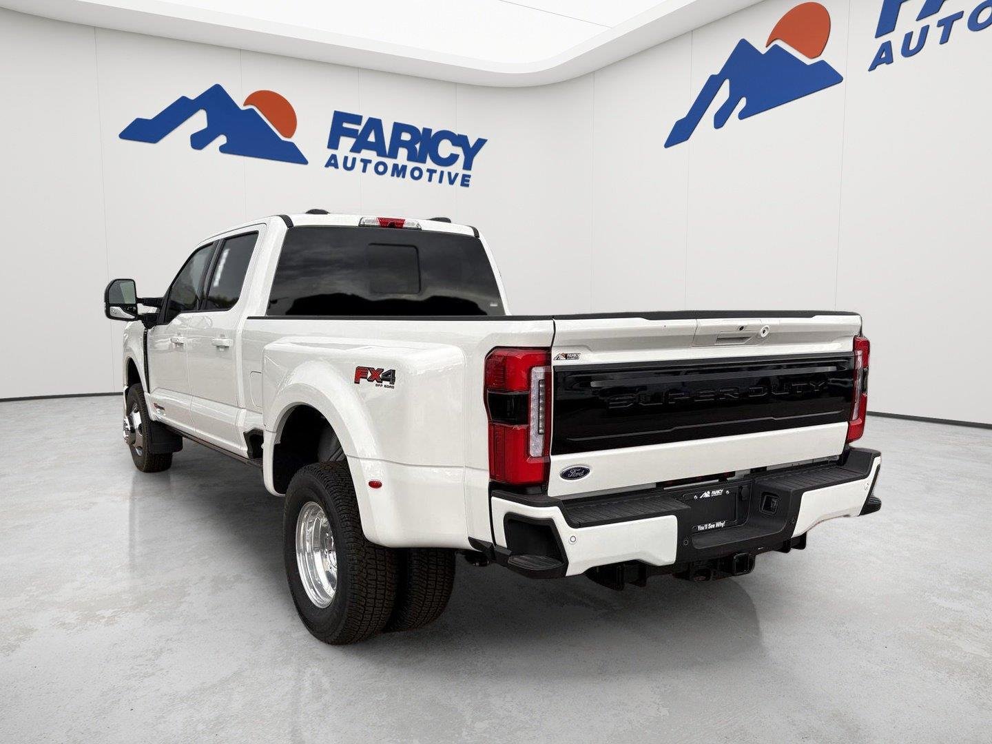New 2026 Star White Metallic Tri-Coat Ford Platinum image 4