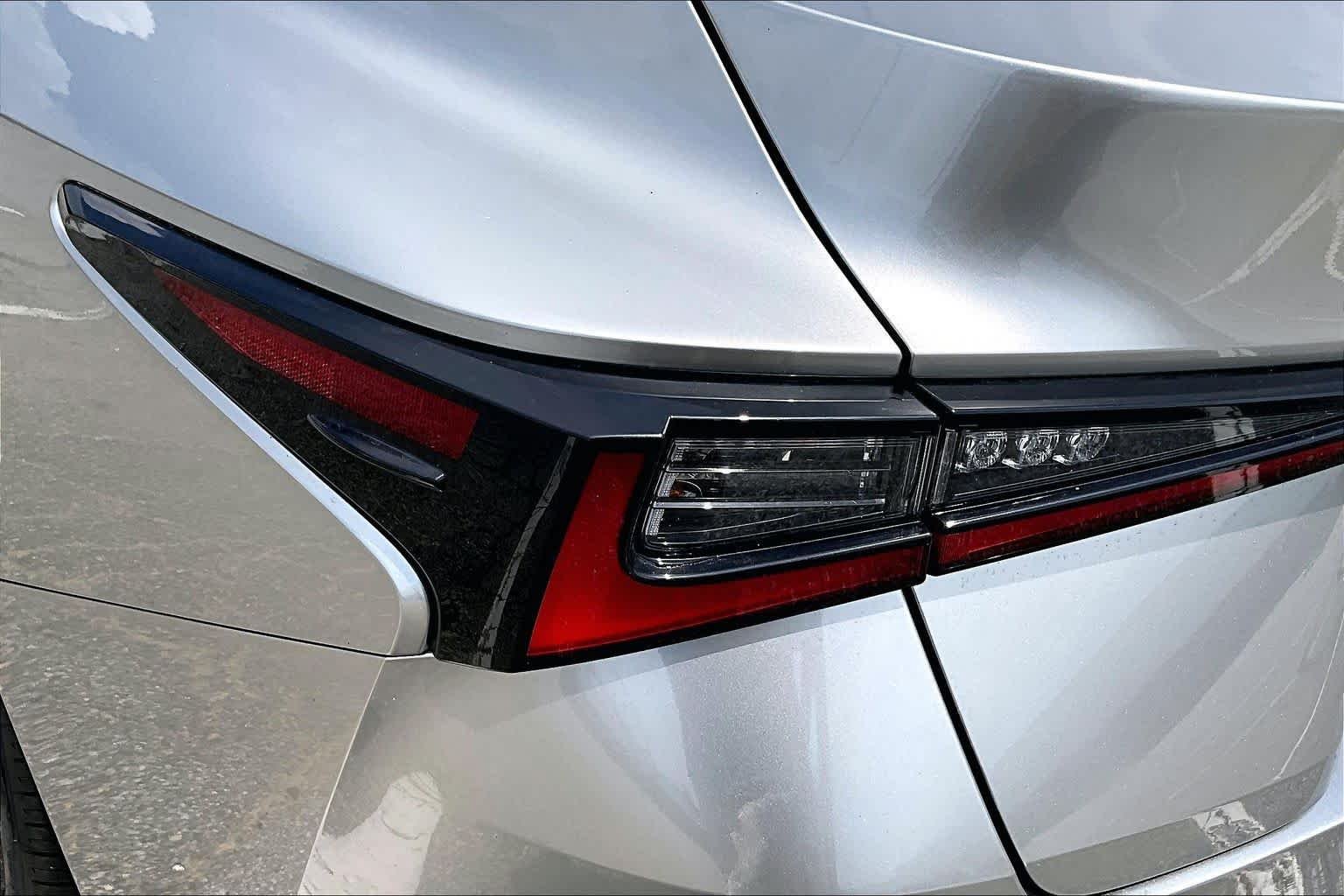 Used 2021 Atomic Silver Lexus  image 57