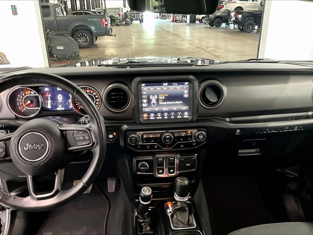 Used 2022 Granite Crystal Metallic Clearcoat Jeep Sport S image 18