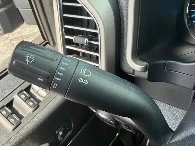 Used 2015 Ingot Silver Metallic Ford Lariat image 65