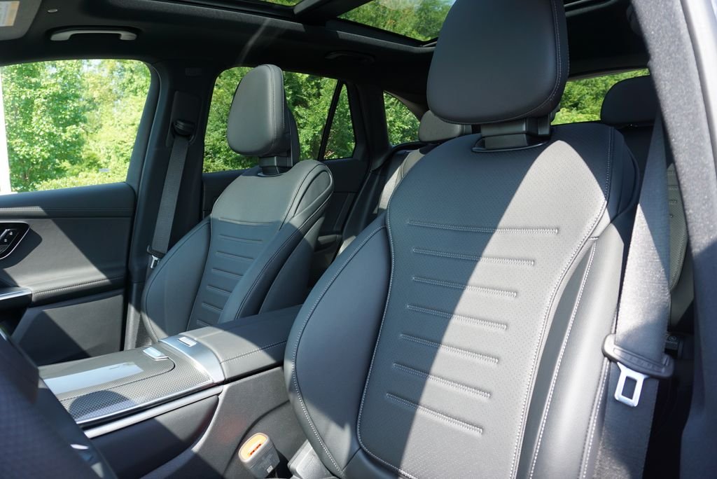 New 2026 Black Mercedes-Benz GLC 300 image 13