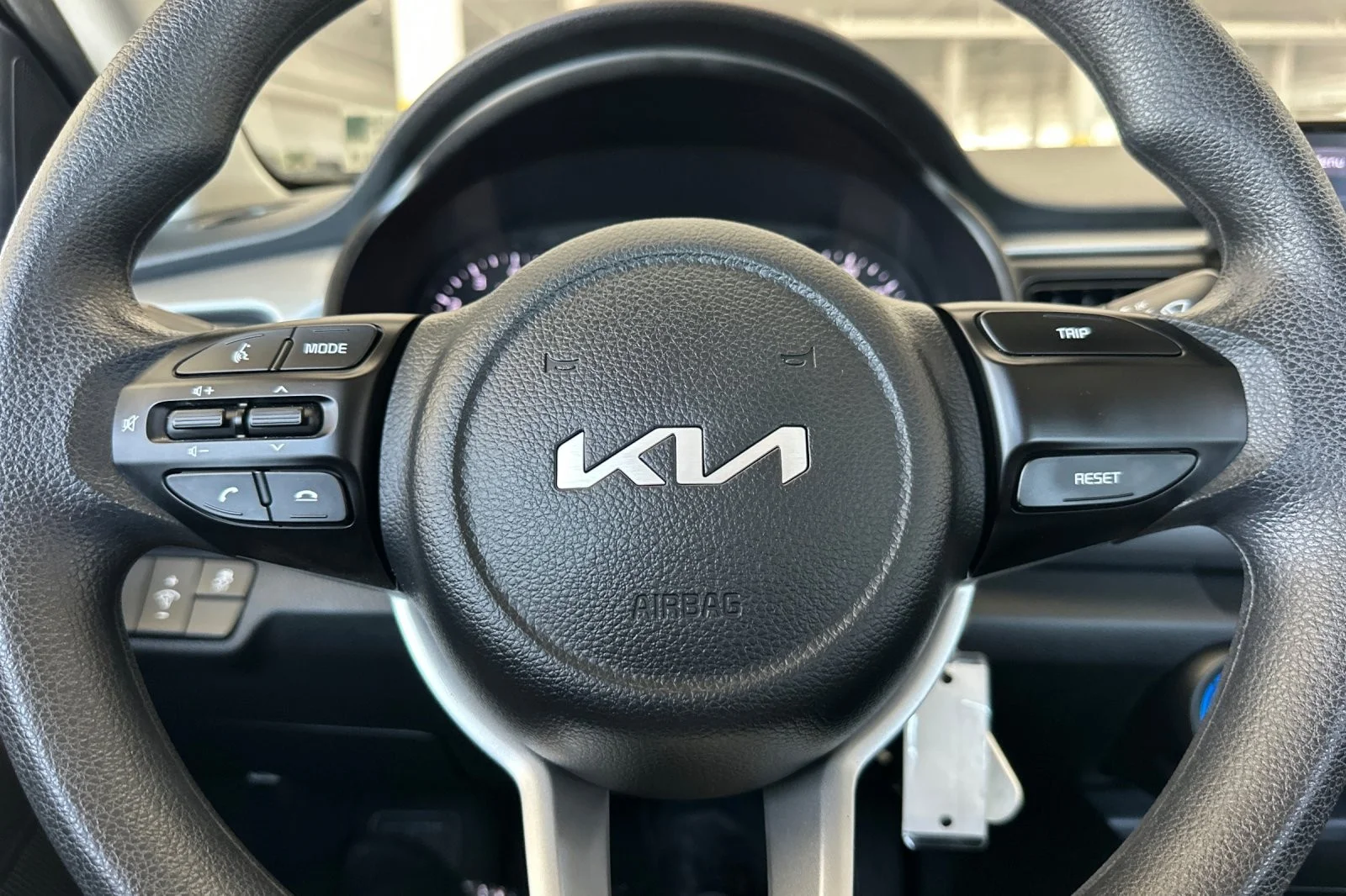 Used 2022 BLACK Kia LX image 20