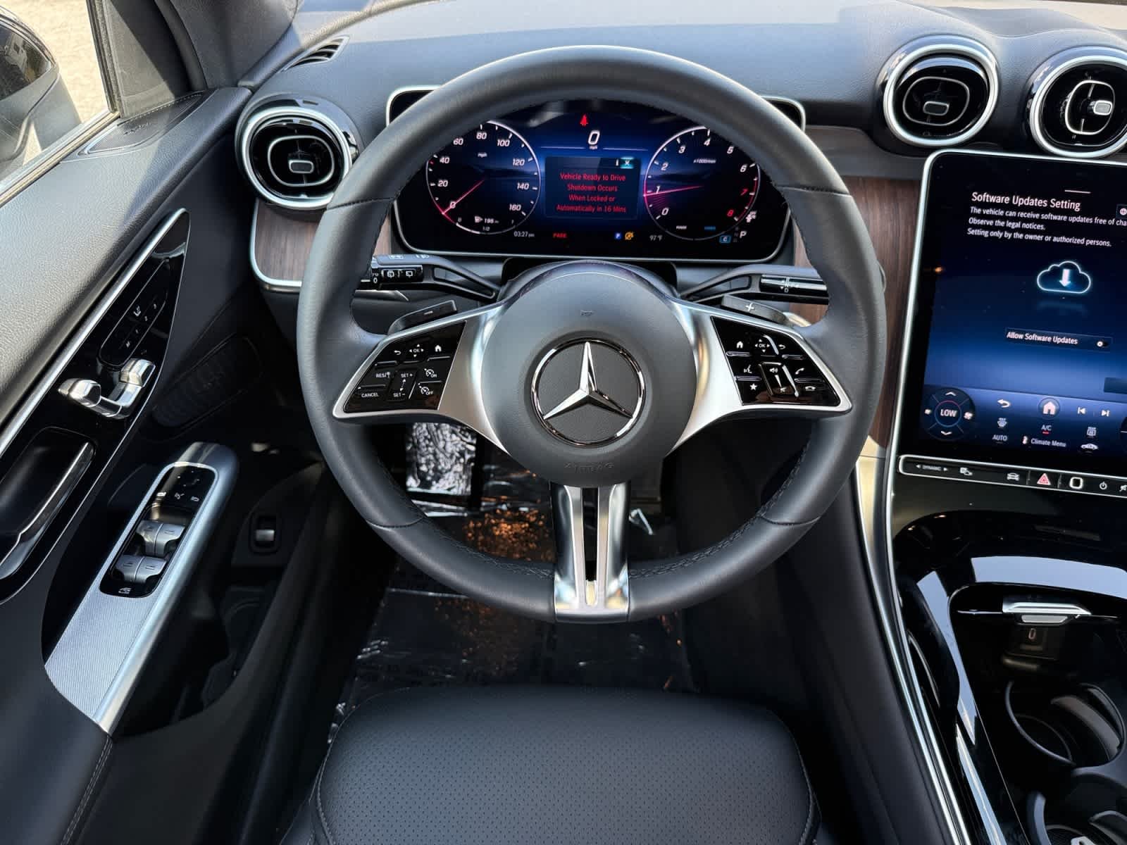Certified Used 2025  Mercedes-Benz GLC 300 image 13