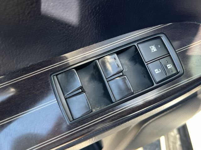 Used 2021  Lexus 460 Luxury image 34