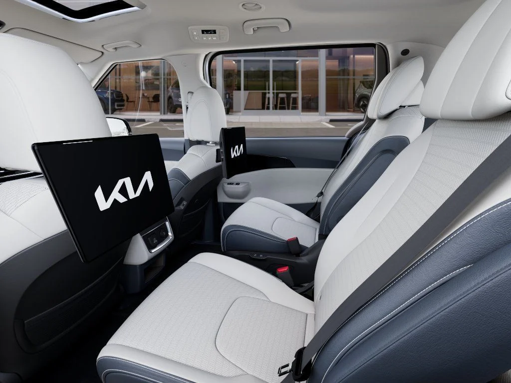 New 2026 Snow White Pearl Kia SX Prestige image 14